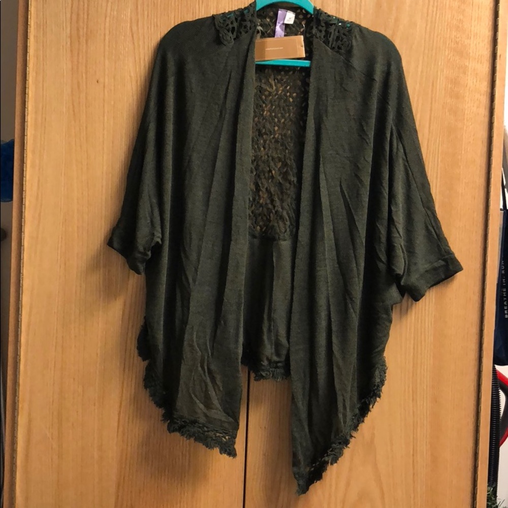 Cute Francesca’s shawl/cardigan! NWT